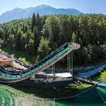 Conveniently Located Alpine 아파트 Ötztal-Bahnhof