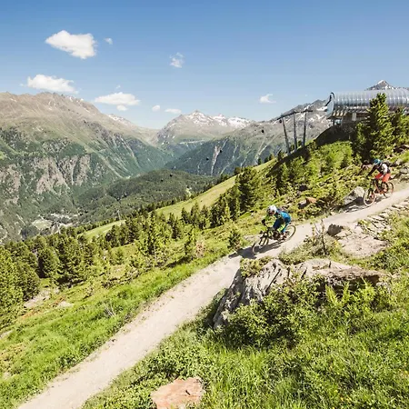 Conveniently Located Alpine * Ötztal-Bahnhof