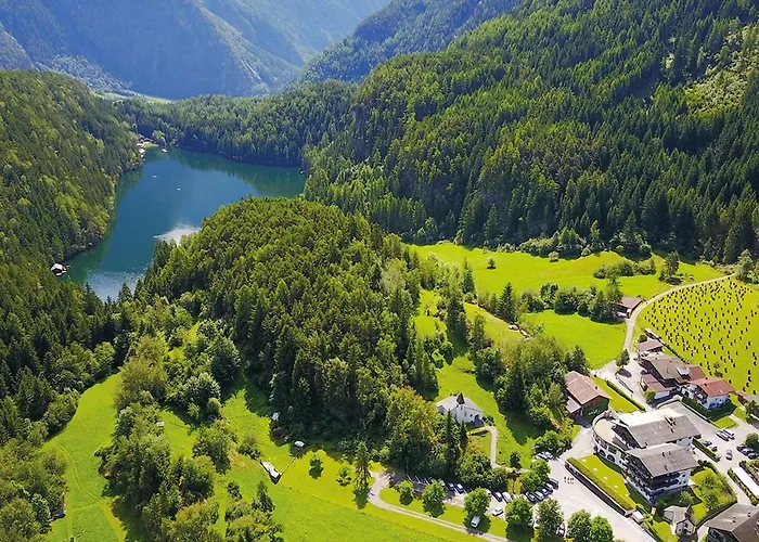 Conveniently Located Alpine Apartmán *