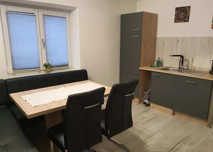 Conveniently Located Alpine エッツタール・バーンホフ