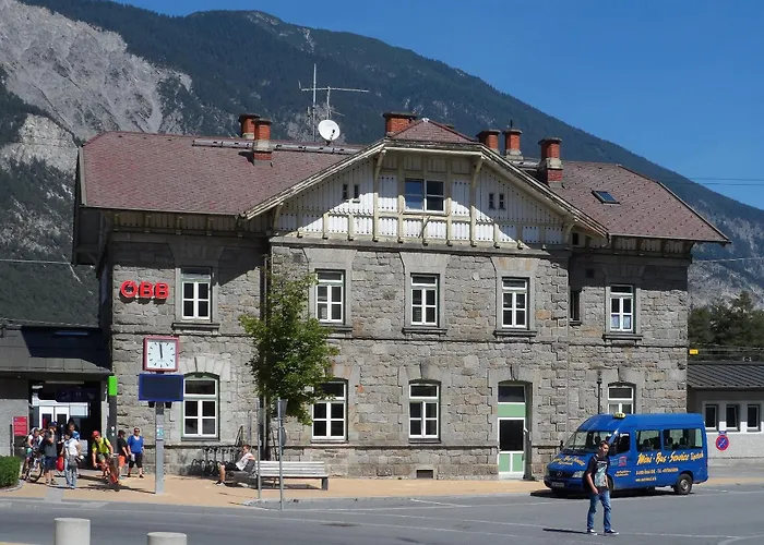 Conveniently Located Alpine Appartement Ötztal-Bahnhof